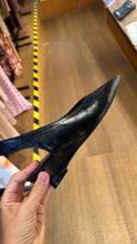 Carica l'immagine nel visualizzatore di Gallery, Slingback Black
