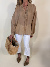 Carica l'immagine nel visualizzatore di Gallery, Camicia Cammello | Cotone.
