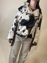 Carica l'immagine nel visualizzatore di Gallery, Chiodo in ecocavallino
