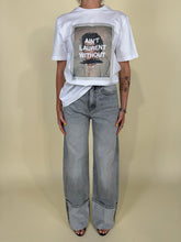 Carica l&#39;immagine nel visualizzatore di Gallery, T-shirt Ain&#39;t Laurent
