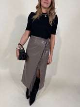 Carica l&#39;immagine nel visualizzatore di Gallery, Gonna Frangia | Portafoglio | Ecopelle | Più colori
