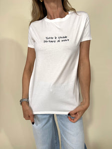 T-shirt "tutte le strade portano al mare"