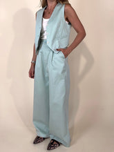 Load image into Gallery viewer, Completo Short + Gilet Tiffany
