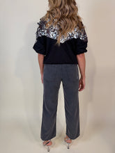 Load image into Gallery viewer, T-shirt Paillettes | Più colori.
