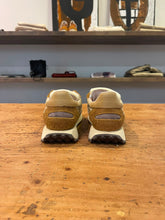 Load image into Gallery viewer, Sneakers Colors | MOA Concept
