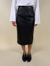 Load image into Gallery viewer, Gonna lunga ecopelle | Black
