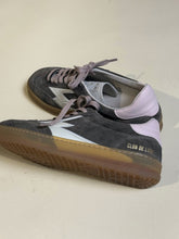 Load image into Gallery viewer, Sneaker Stonewash Pink I MOACONCEPT
