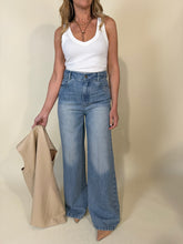 Carica l'immagine nel visualizzatore di Gallery, Denim Clare
