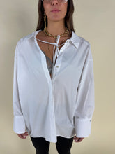 Load image into Gallery viewer, Camicia over con laccetto | Maxi polso
