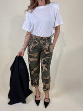 Load image into Gallery viewer, Pantaloni Camouflage
