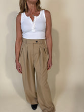 Carica l'immagine nel visualizzatore di Gallery, Pantalone bottone | Camel
