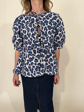Load image into Gallery viewer, Camicia Blue Leo
