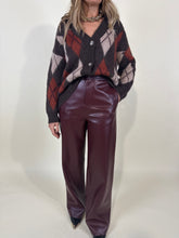 Load image into Gallery viewer, Pantalone in ecopelle Bordeuax
