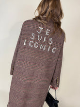 Carica l&#39;immagine nel visualizzatore di Gallery, Cappotto Je Suis Iconic | Più fantasie
