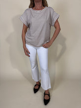 Carica l&#39;immagine nel visualizzatore di Gallery, T-shirt Stripes | Più colori

