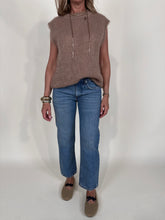 Carica l&#39;immagine nel visualizzatore di Gallery, Gilet Nocciola | Mohair &amp; Lana
