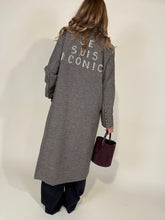 Carica l&#39;immagine nel visualizzatore di Gallery, Cappotto Je Suis Iconic | Più fantasie
