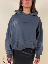 Load image into Gallery viewer, Felpa Label strass con cappuccio

