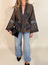 Carica l'immagine nel visualizzatore di Gallery, Kimono Brown
