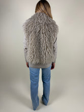 Load image into Gallery viewer, Gilet Rose ecopelliccia
