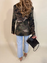 Carica l'immagine nel visualizzatore di Gallery, Blazer Camouflage
