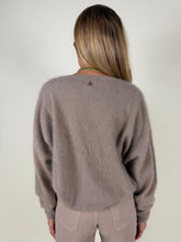 Load image into Gallery viewer, Maglione beige oversize | Lana e cashmere
