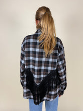 Load image into Gallery viewer, Camicia check e frangia Nera
