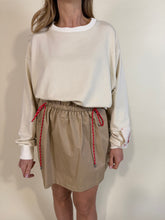 Carica l'immagine nel visualizzatore di Gallery, Gonna Wind
