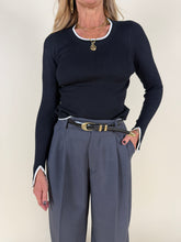 Load image into Gallery viewer, Maglia scollo Madonna | BICOLOR
