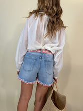 Carica l'immagine nel visualizzatore di Gallery, Shorts Denim Flower
