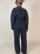 Carica l'immagine nel visualizzatore di Gallery, Cappotto corto con cristalli | Wool
