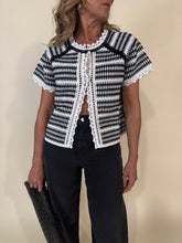 Carica l'immagine nel visualizzatore di Gallery, Cardigan Crochet | B&amp;W
