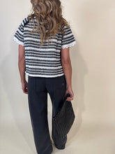 Carica l'immagine nel visualizzatore di Gallery, Cardigan Crochet | B&amp;W
