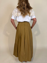 Carica l'immagine nel visualizzatore di Gallery, Gonna Cognac
