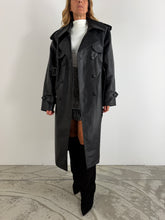 Load image into Gallery viewer, Trench Metallo | Black Ecopelle | Cinturato.
