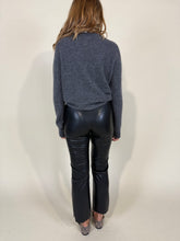 Load image into Gallery viewer, Cardigan Daisy | Grey
