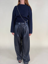 Carica l'immagine nel visualizzatore di Gallery, Pantalone in ecopelle Blue nights
