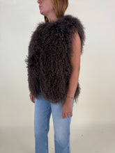 Load image into Gallery viewer, Gilet in Mongolia I produzione Artigianale Made in Italy I PRE ORDINE
