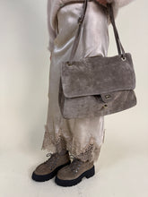 Load image into Gallery viewer, Bag Modello Postina | Suede | Più colori
