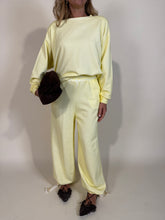 Load image into Gallery viewer, Felpa girocollo / Collezione We2 | Washed | Più colori
