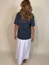 Carica l'immagine nel visualizzatore di Gallery, T-shirt Too Cool To Care
