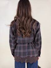 Load image into Gallery viewer, Camicia cinturata | Check e pizzo

