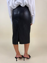 Load image into Gallery viewer, Gonna lunga ecopelle | Black
