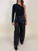 Carica l'immagine nel visualizzatore di Gallery, Pantalone Ecopelle | Black
