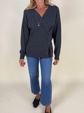 Load image into Gallery viewer, Cardigan Bottoni Laterali | SUSY
