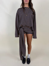 Carica l'immagine nel visualizzatore di Gallery, Completo riga t-shirt + shorts Esse | Più colori
