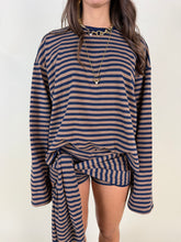 Carica l'immagine nel visualizzatore di Gallery, Completo riga t-shirt + shorts Esse | Più colori
