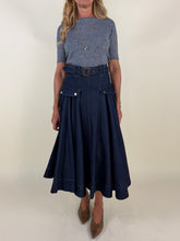 Load image into Gallery viewer, Gonna svasata Dark Blue | Midi
