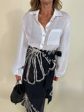 Carica l'immagine nel visualizzatore di Gallery, Completo Panama | Camicia + gonna | TWIN SET

