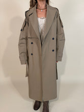 Carica l'immagine nel visualizzatore di Gallery, Trench Cammello
